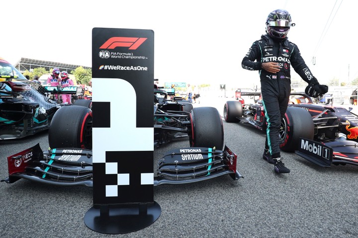 VC Španielska: Štvrté víťazstvo Hamiltona v sezóne. Verstappen opäť pred Bottasom